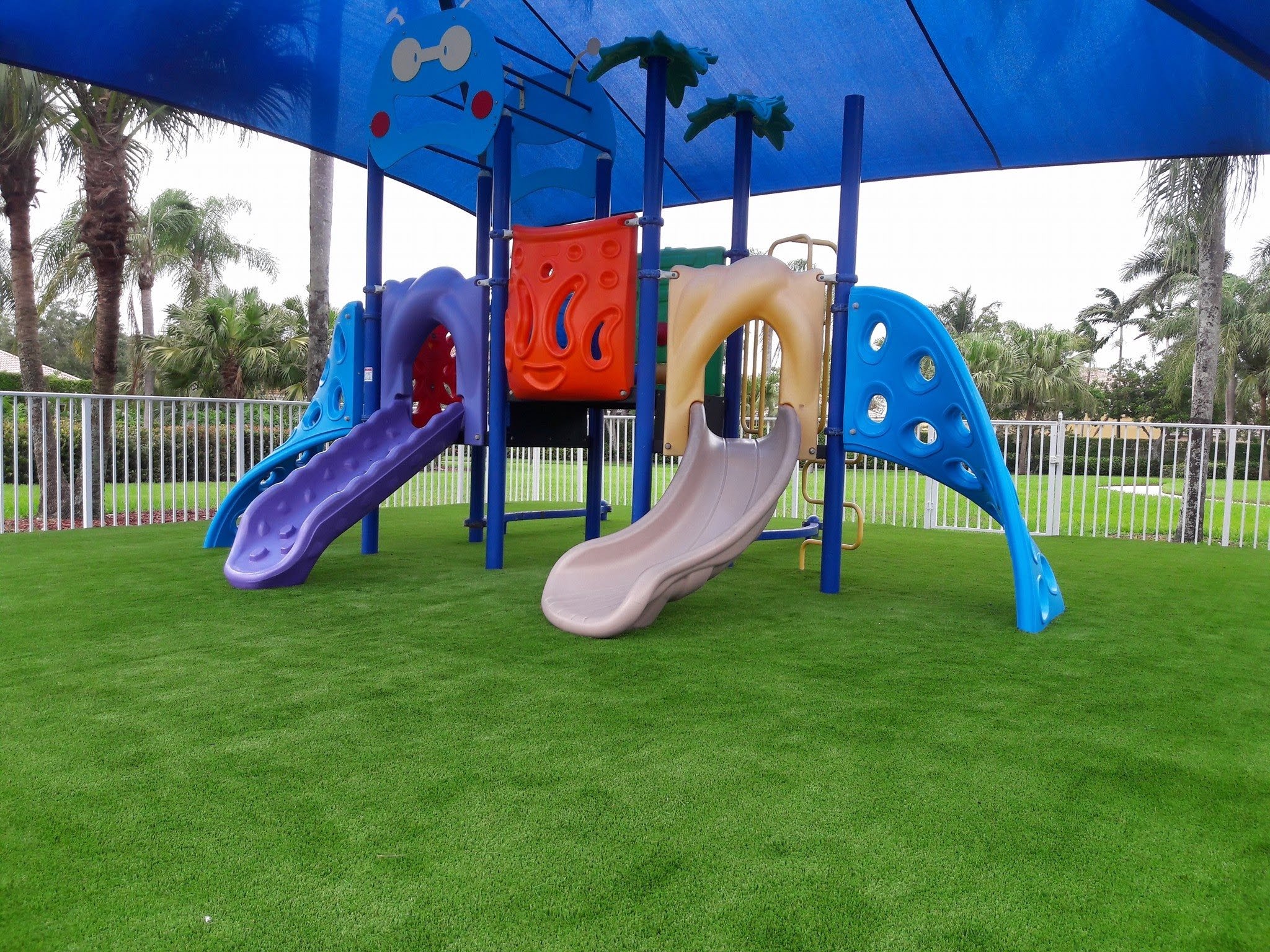 playground turf installers<br />
